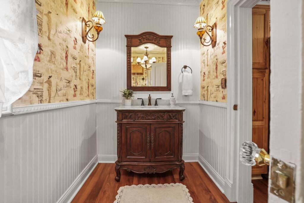 Charming Victorian Home - 2 Minutes To Downtown Lancaster Zewnętrze zdjęcie