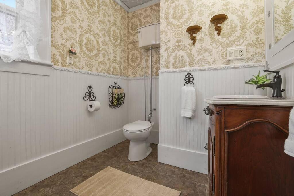 Charming Victorian Home - 2 Minutes To Downtown Lancaster Zewnętrze zdjęcie
