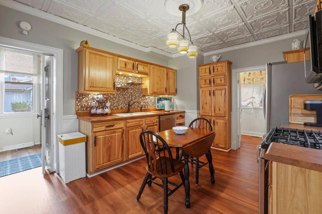Charming Victorian Home - 2 Minutes To Downtown Lancaster Zewnętrze zdjęcie